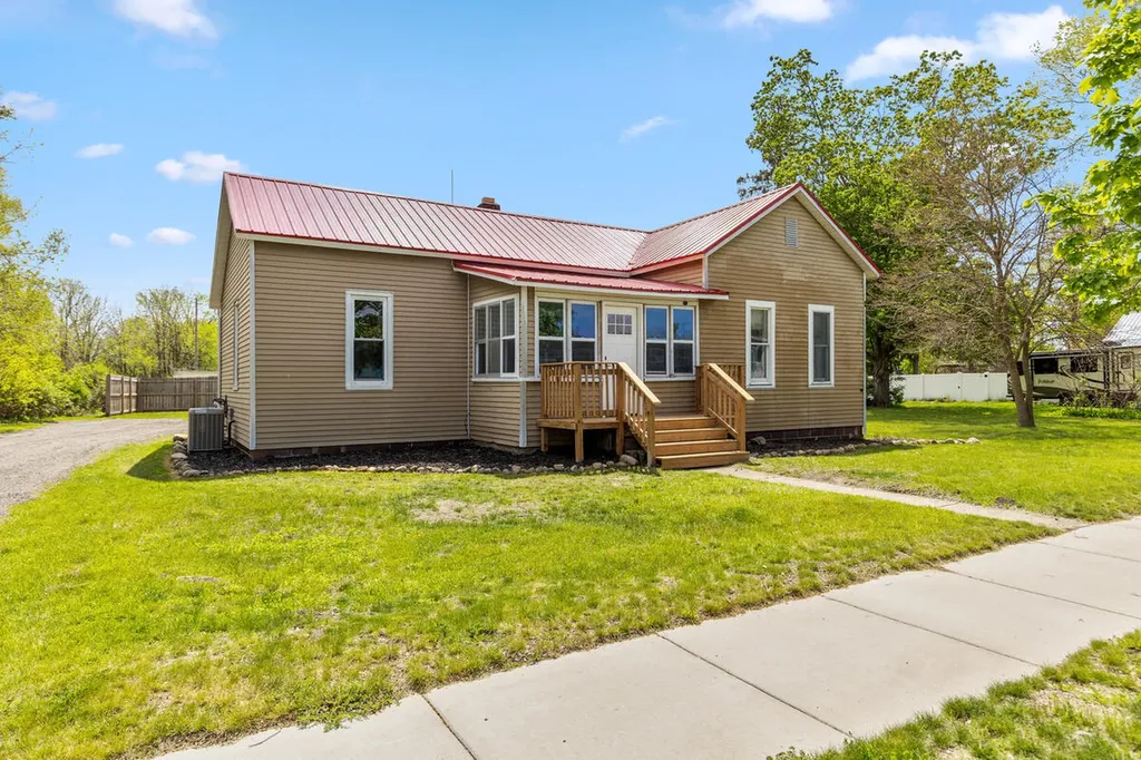 156 W Beech Street NE Cedar Springs City MI 49319