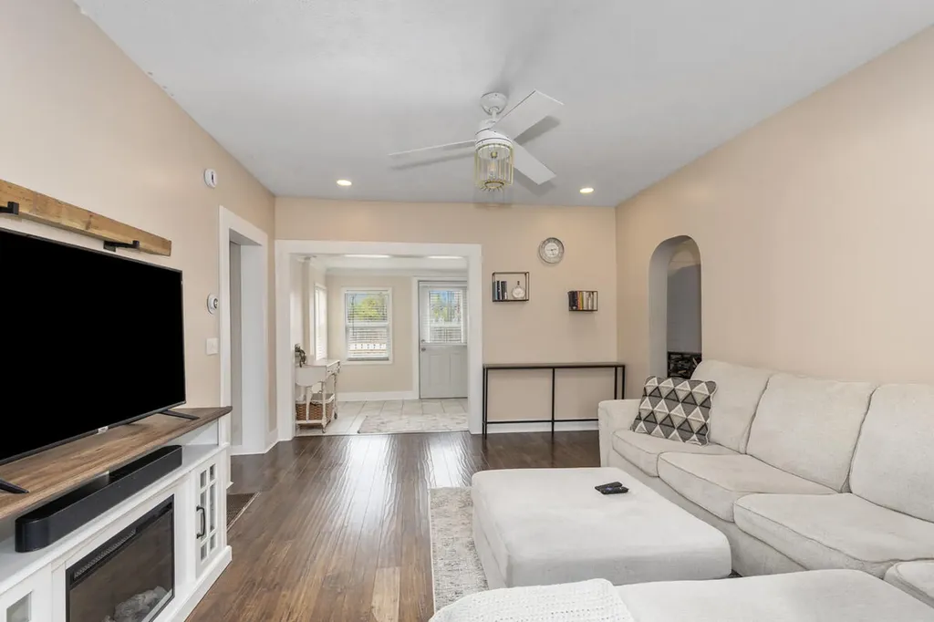 156 W Beech Street NE Cedar Springs City MI 49319