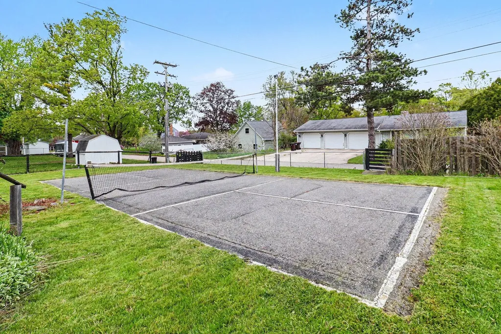 517 Ives Avenue Big Rapids City MI 49307