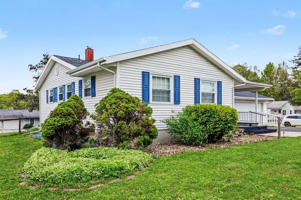 517 Ives Avenue Big Rapids City MI 49307