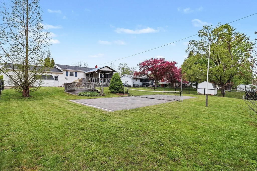 517 Ives Avenue Big Rapids City MI 49307
