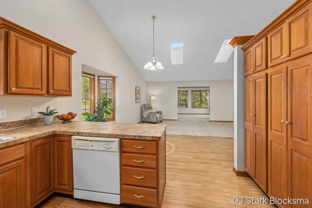 2038 Palmerton Court NE Grand Rapids City MI 49505