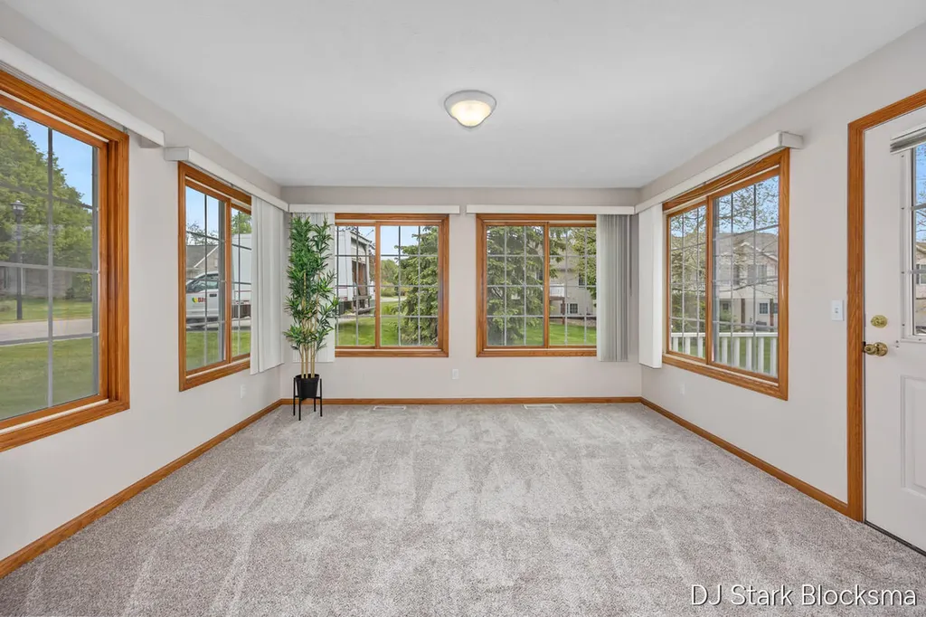 2038 Palmerton Court NE Grand Rapids City MI 49505