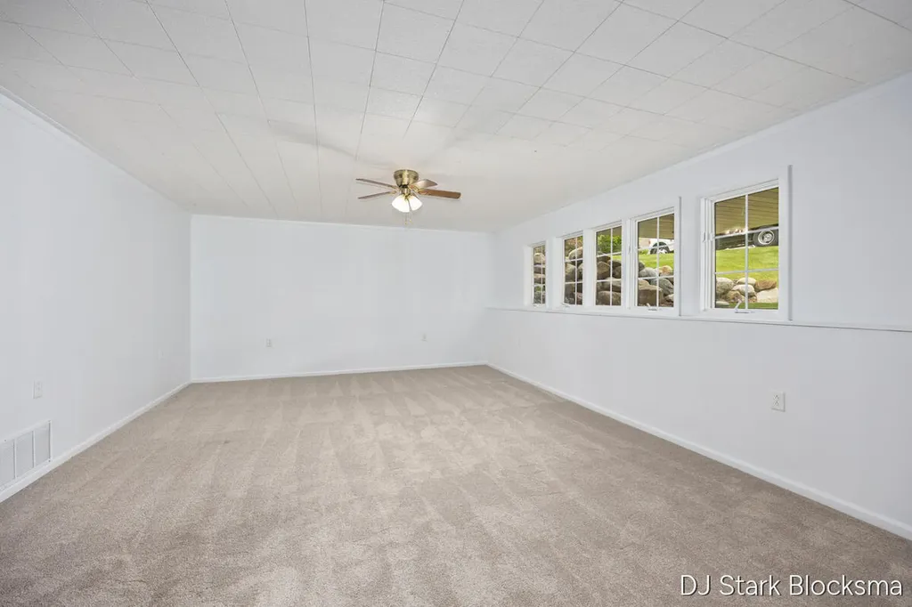 2038 Palmerton Court NE Grand Rapids City MI 49505