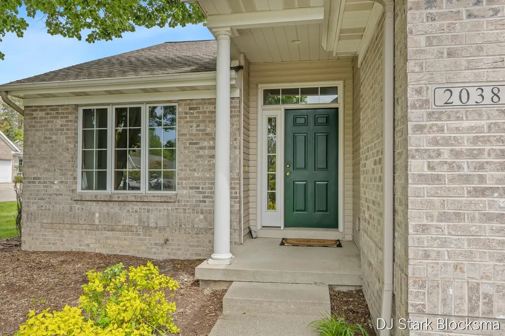 2038 Palmerton Court NE Grand Rapids City MI 49505