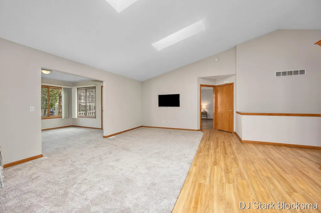 2038 Palmerton Court NE Grand Rapids City MI 49505