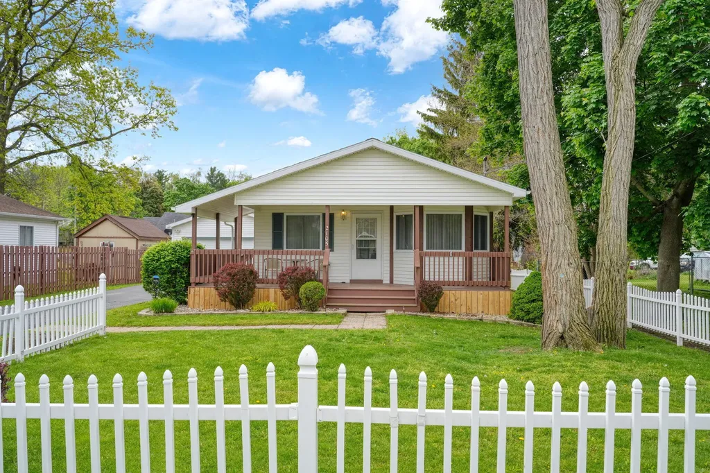 2105 Carlton Boulevard Summit Township MI 49203