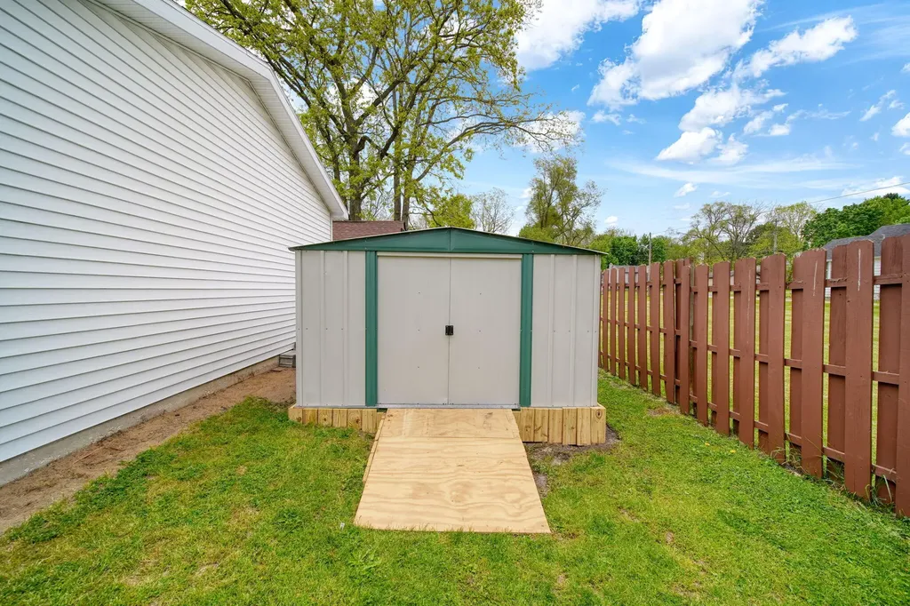 2105 Carlton Boulevard Summit Township MI 49203