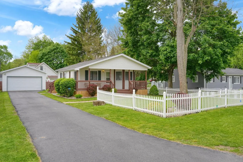 2105 Carlton Boulevard Summit Township MI 49203
