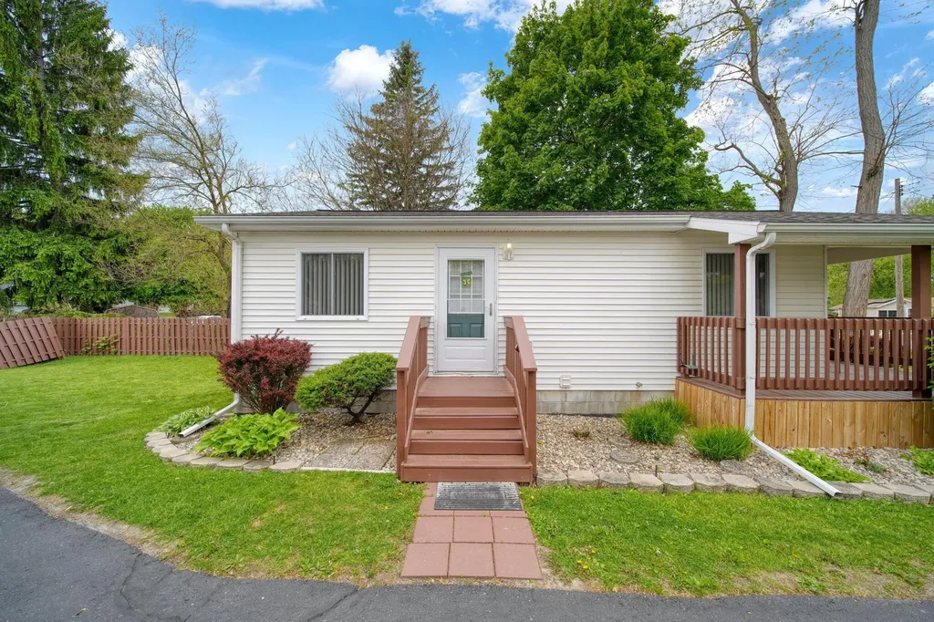 2105 Carlton Boulevard Summit Township MI 49203