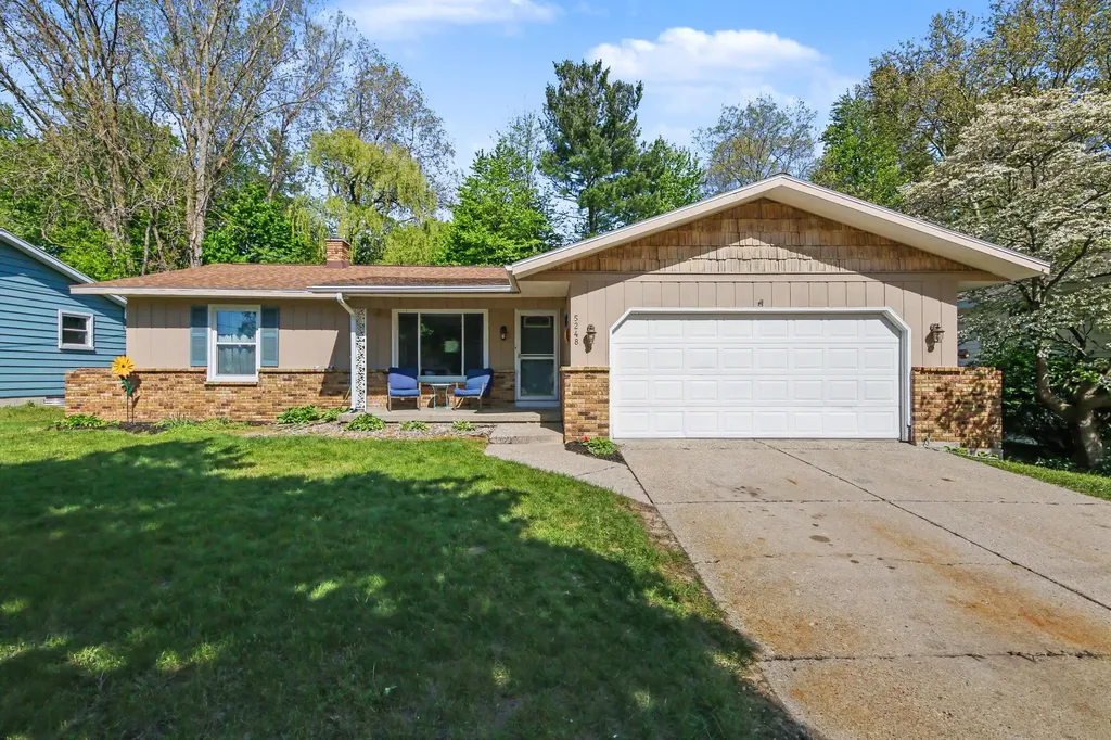 5248 Burgis Avenue SE Kentwood City MI 49508