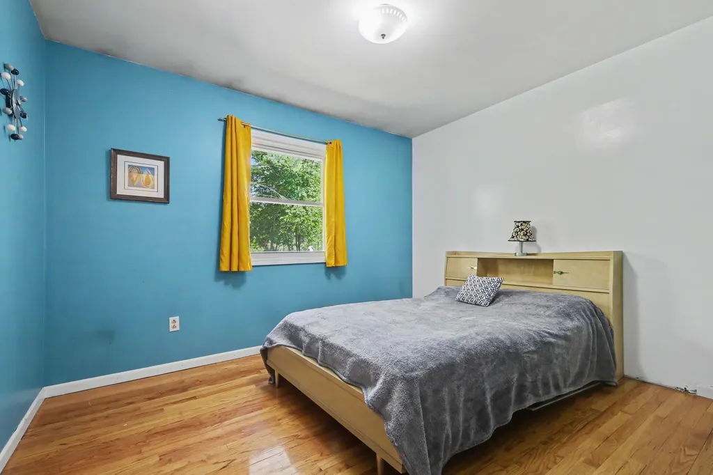 5248 Burgis Avenue SE Kentwood City MI 49508