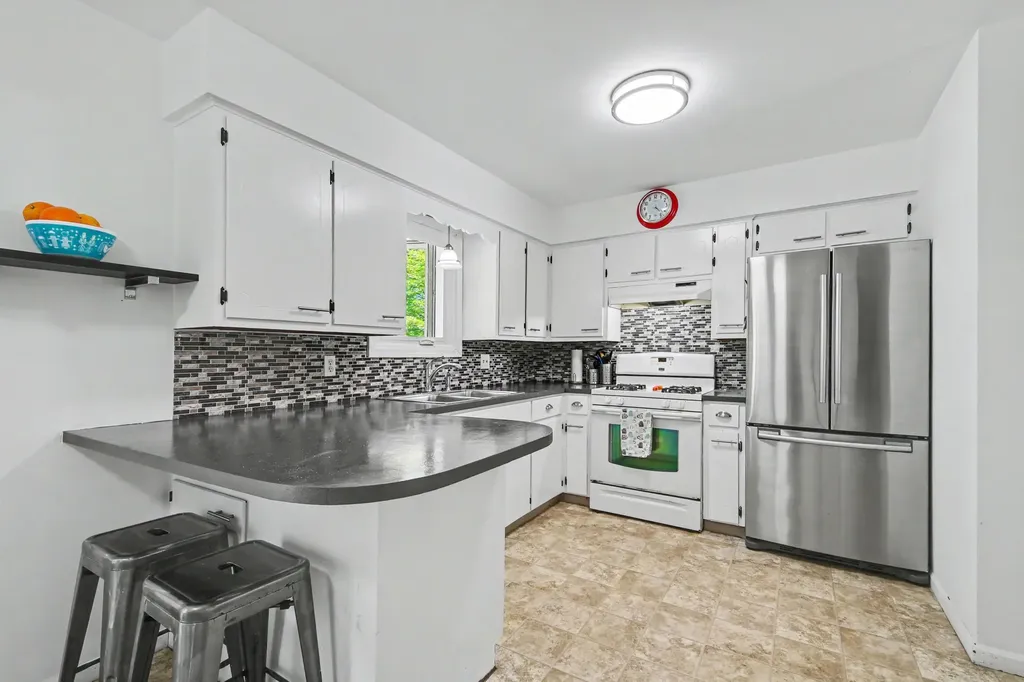 5248 Burgis Avenue SE Kentwood City MI 49508