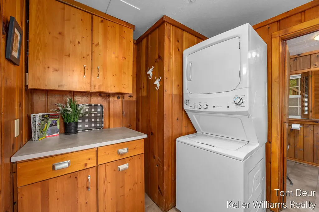 8175 S Island View Drive Croton Township MI 49337