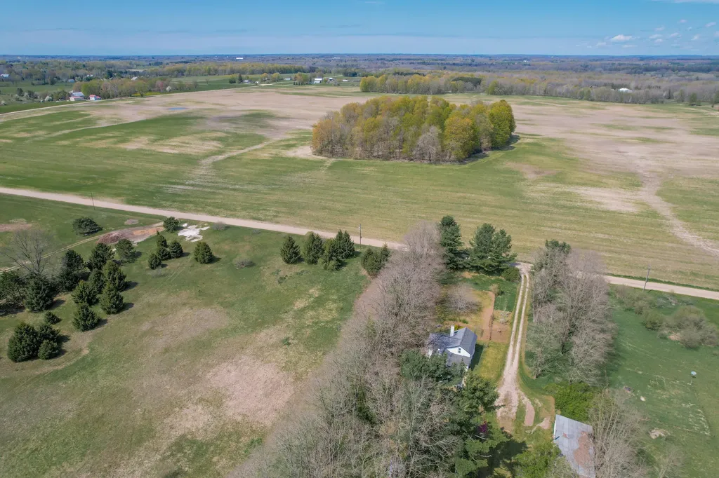 3461 E Bradshaw Road Custer Township MI 49405