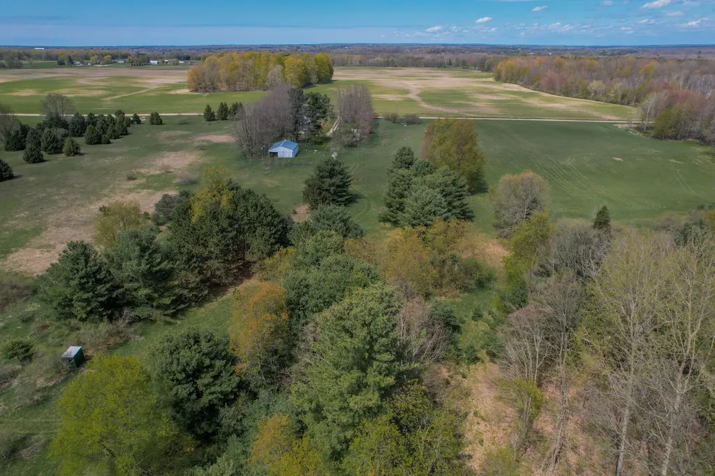 3461 E Bradshaw Road Custer Township MI 49405
