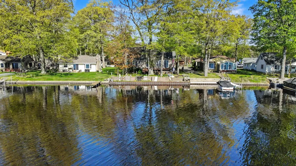 5550 Cozy Point Drive Croton Township MI 49337