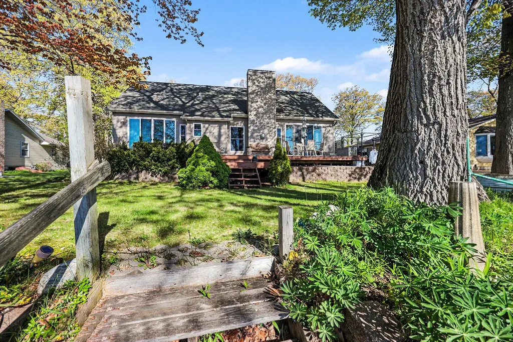 5550 Cozy Point Drive Croton Township MI 49337