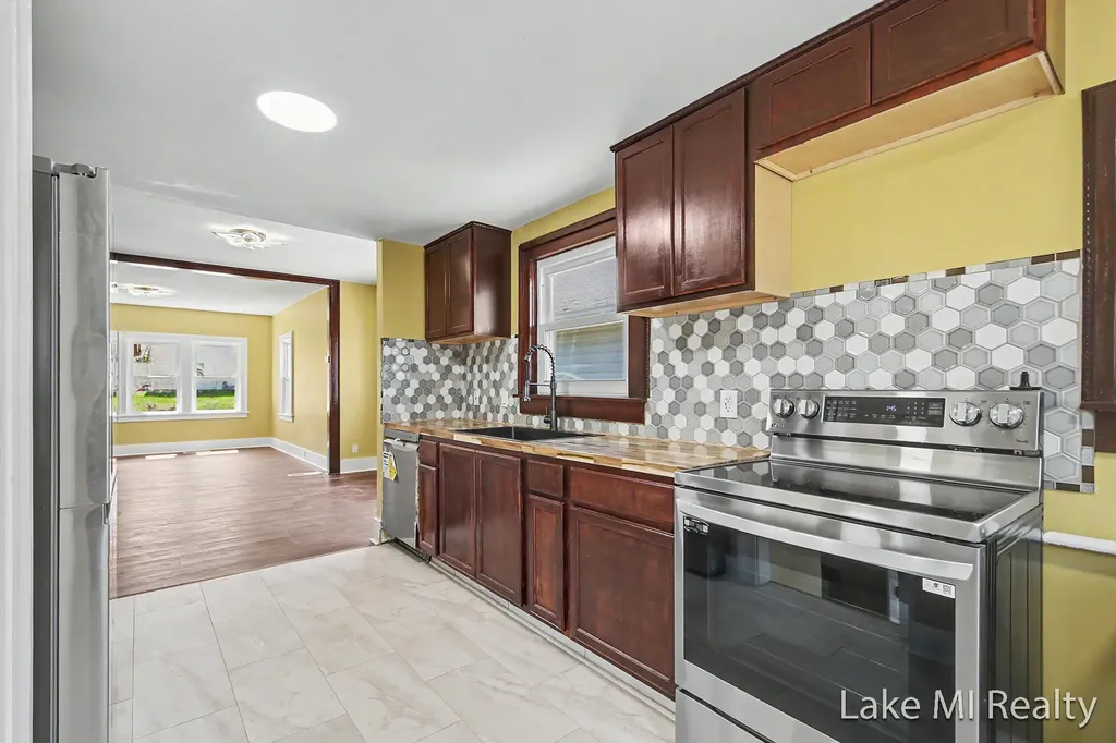 719 Leonard Street NE Grand Rapids City MI 49503
