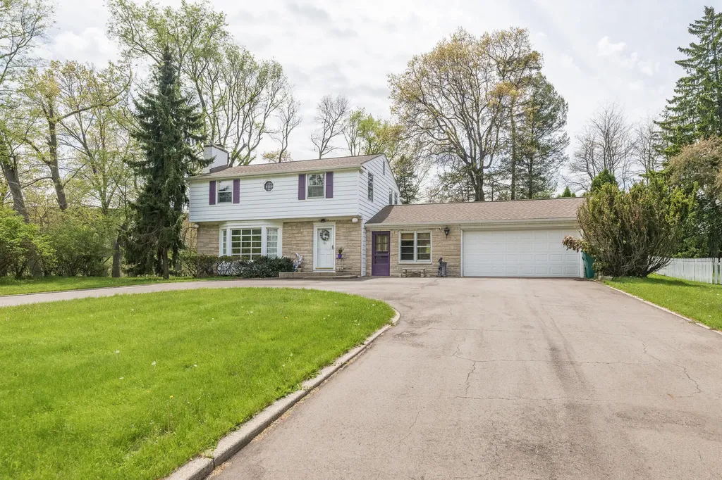 1734 Greenbriar Drive Portage City MI 49024
