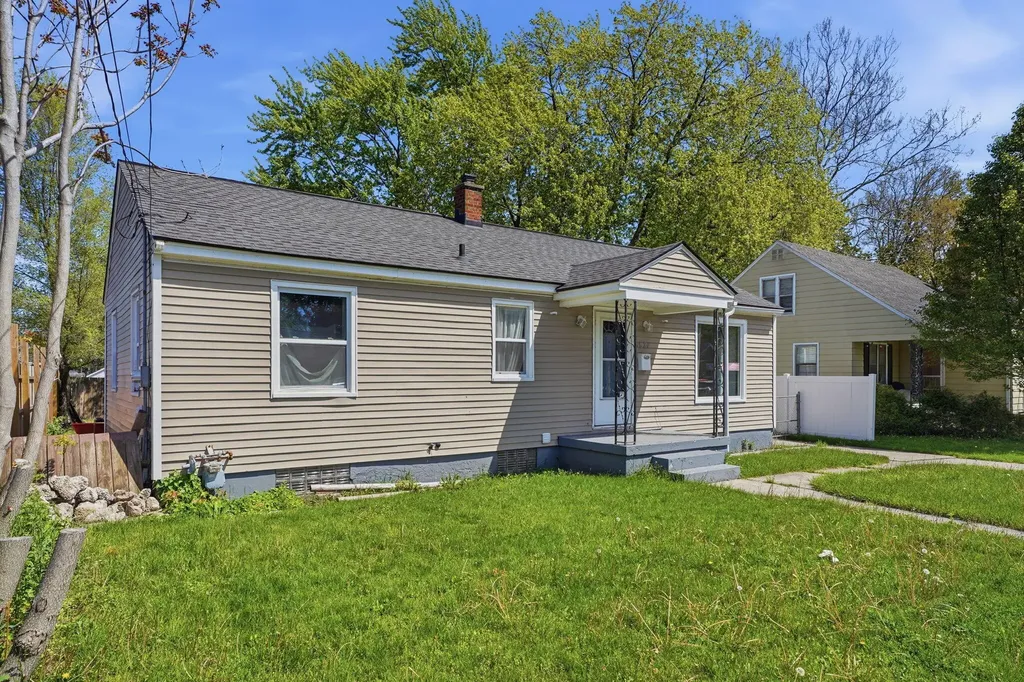 1620 Delwood Avenue SW Wyoming City MI 49509