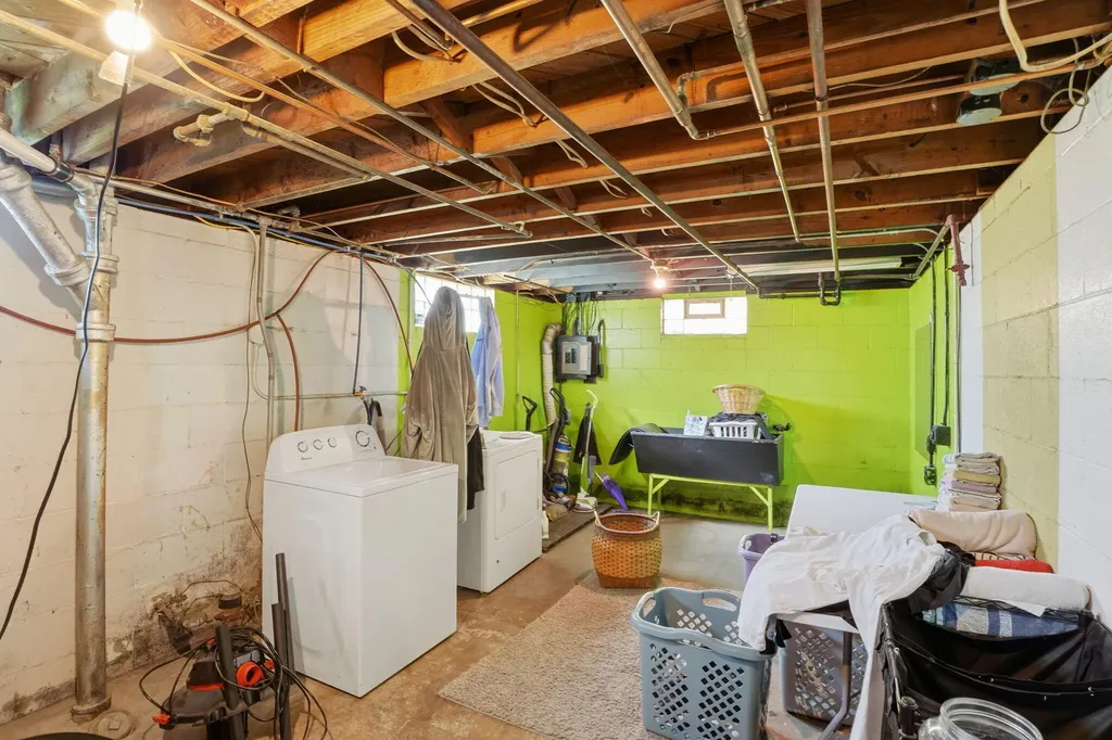 1620 Delwood Avenue SW Wyoming City MI 49509