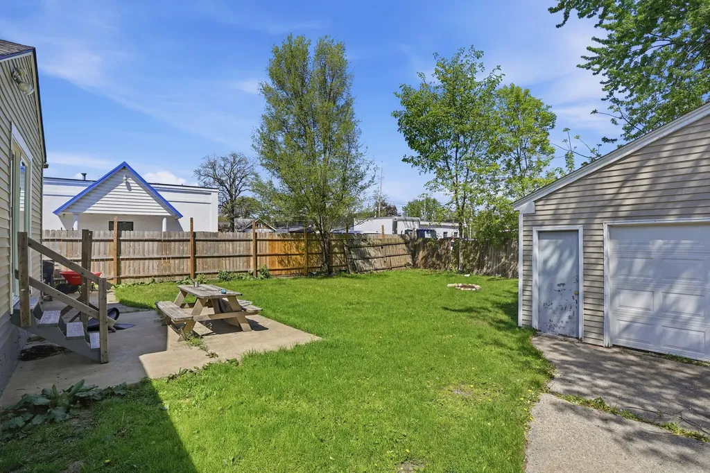 1620 Delwood Avenue SW Wyoming City MI 49509