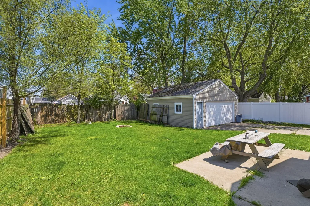 1620 Delwood Avenue SW Wyoming City MI 49509