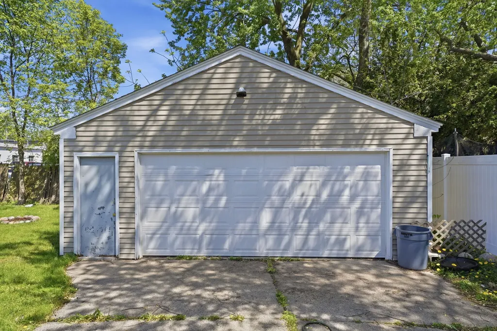 1620 Delwood Avenue SW Wyoming City MI 49509