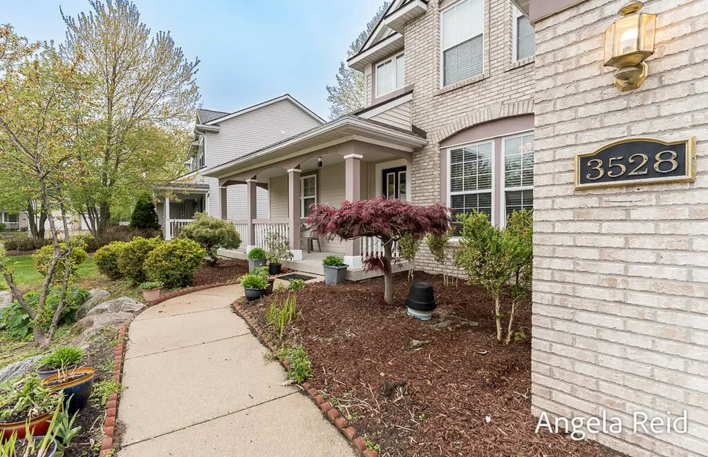 3528 Birch Knoll Drive SE Kentwood City MI 49512