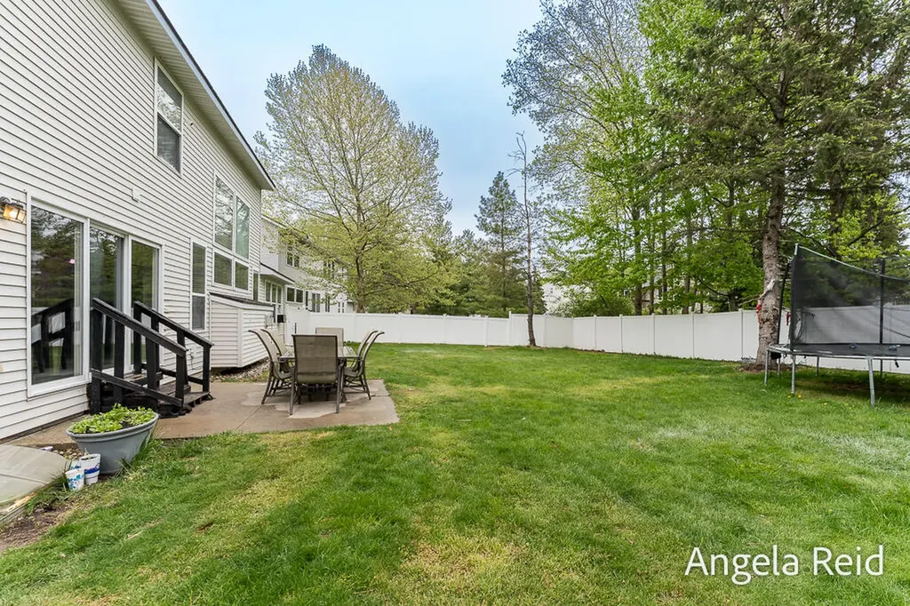 3528 Birch Knoll Drive SE Kentwood City MI 49512