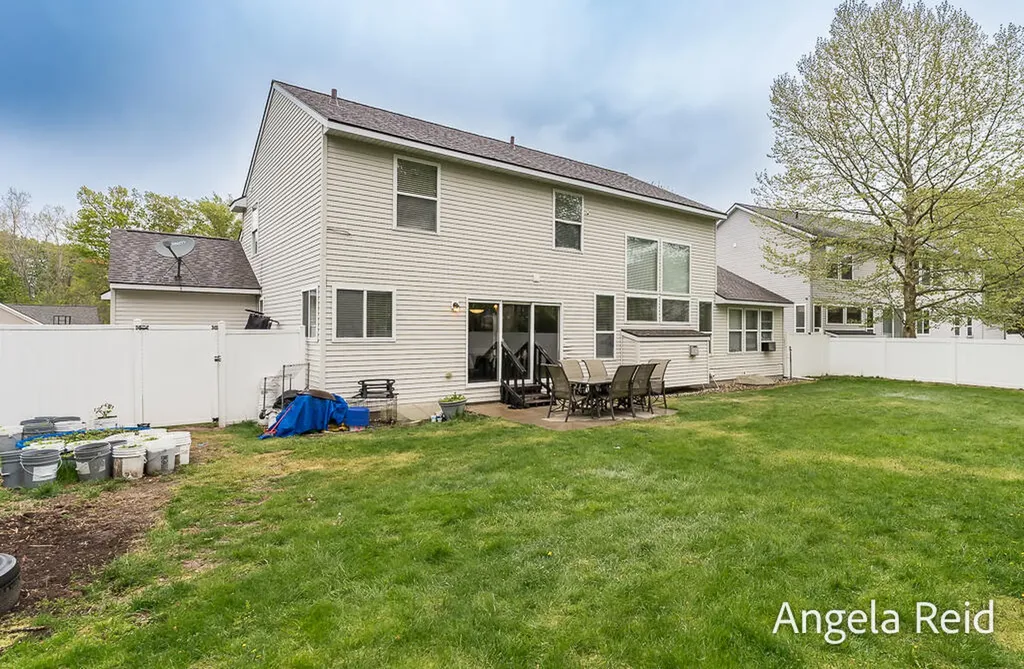 3528 Birch Knoll Drive SE Kentwood City MI 49512