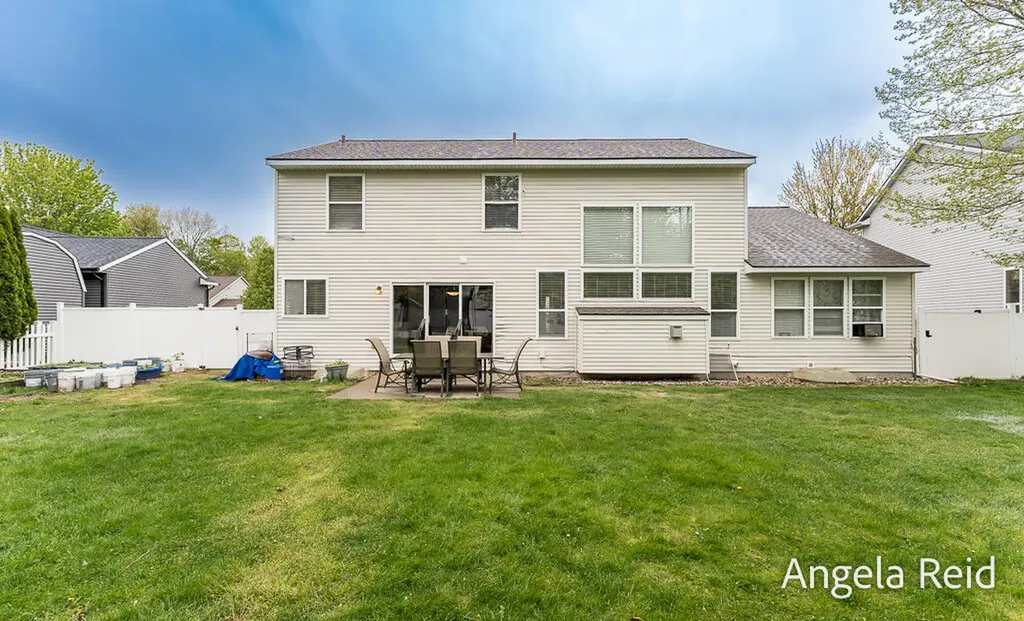 3528 Birch Knoll Drive SE Kentwood City MI 49512