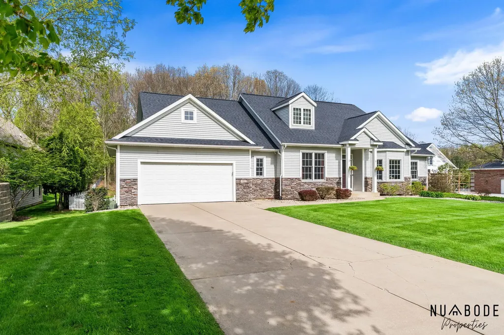 4082 Oakharbor Street Oshtemo Charter Township MI 49009