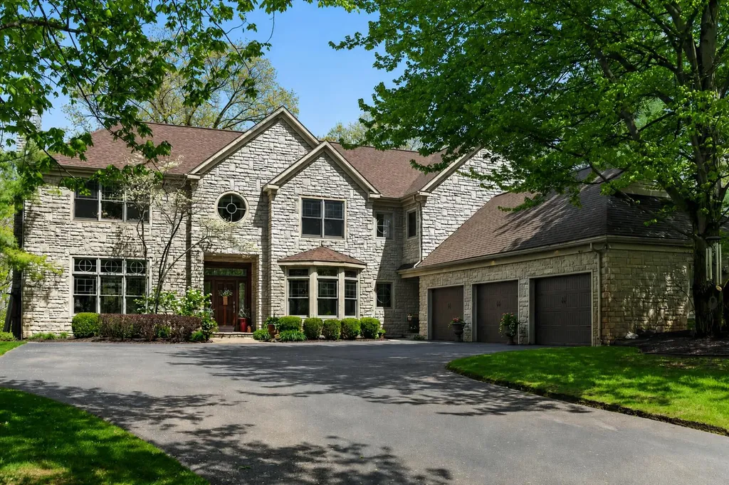 5069 Mountain Ridge Drive NE Ada Township MI 49301