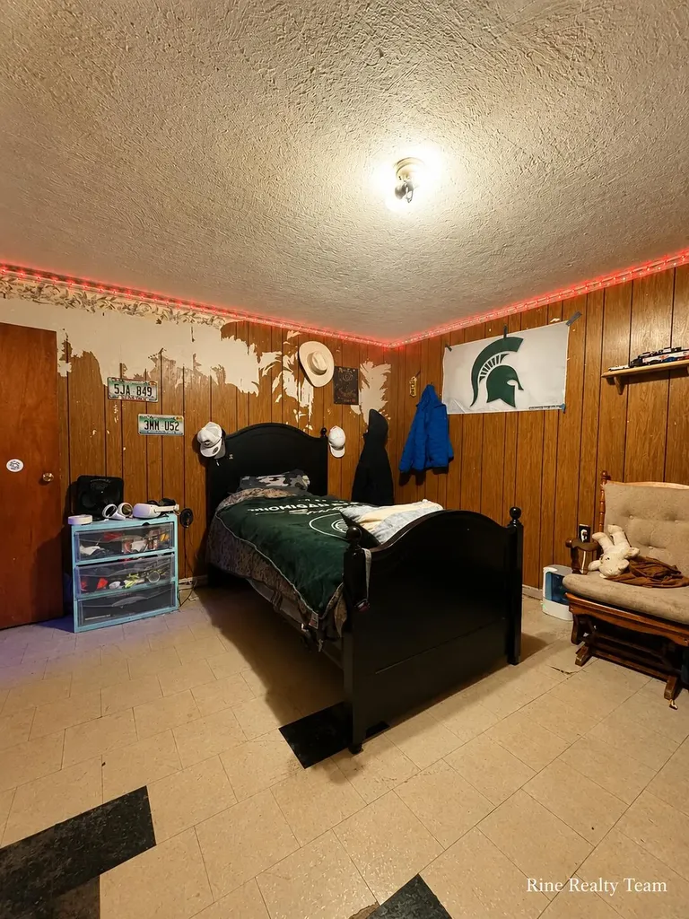 714 Cherry Street Charlotte City MI 48813