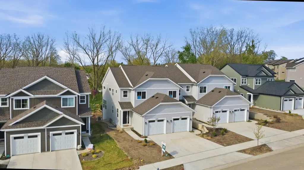2245 Watertown Way NE Grand Rapids City MI 49505