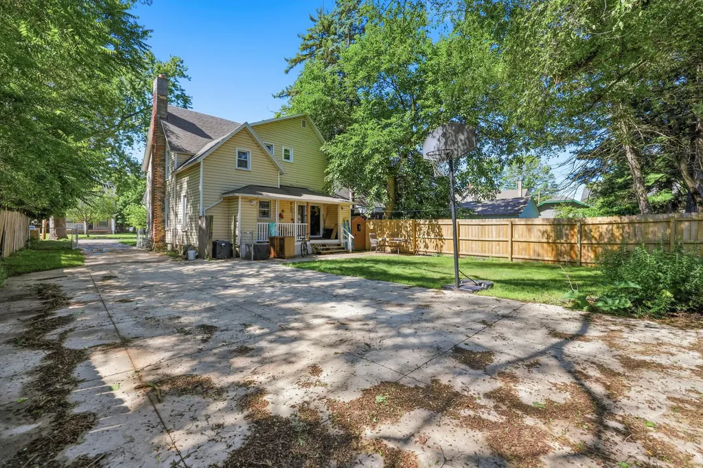 317 Brown Street SE Grand Rapids City MI 49507
