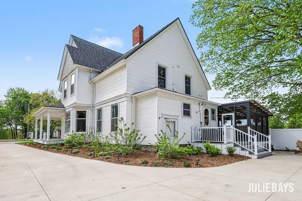 311 E Main Street Middleville Village MI 49333