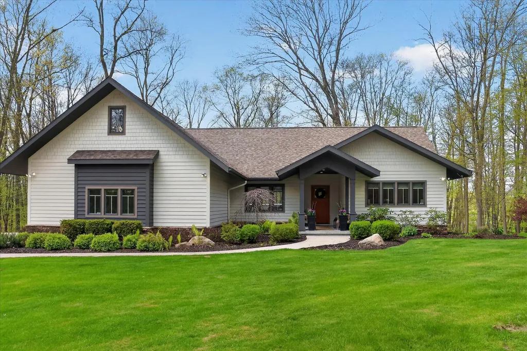 1901 Mccabe Avenue NE Ada Township MI 49331