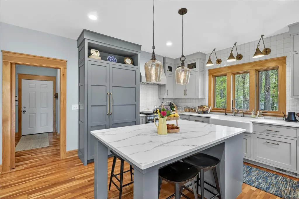 1901 Mccabe Avenue NE Ada Township MI 49331
