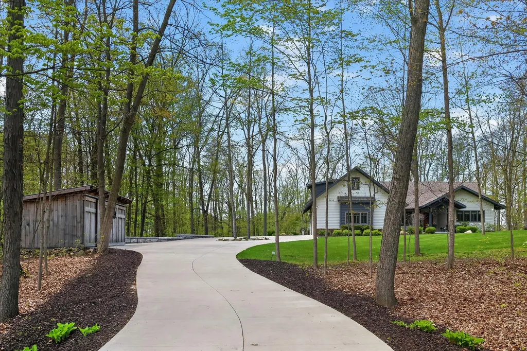 1901 Mccabe Avenue NE Ada Township MI 49331