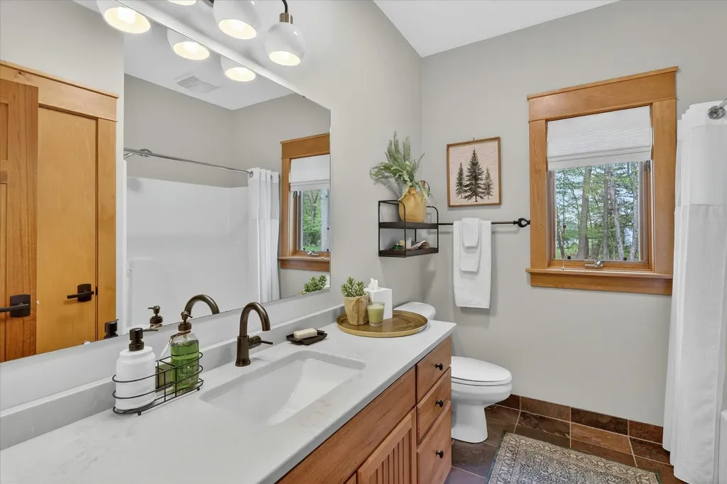 1901 Mccabe Avenue NE Ada Township MI 49331
