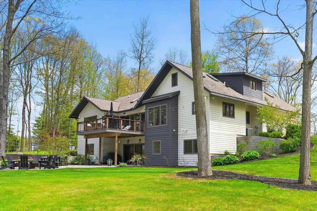 1901 Mccabe Avenue NE Ada Township MI 49331