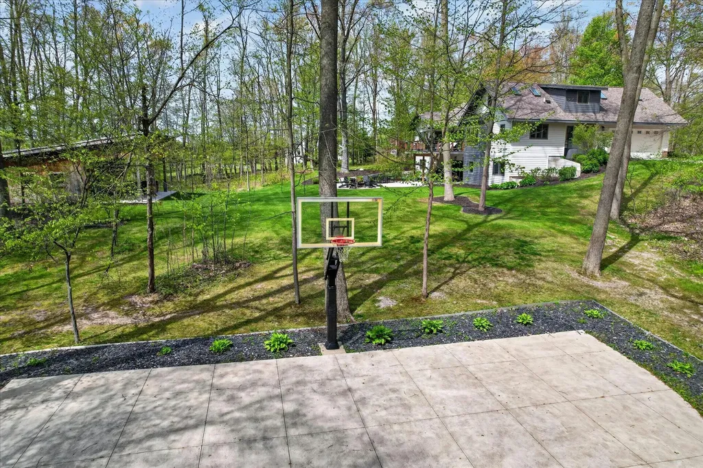 1901 Mccabe Avenue NE Ada Township MI 49331