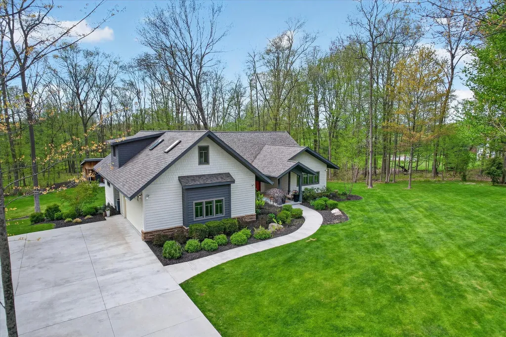 1901 Mccabe Avenue NE Ada Township MI 49331