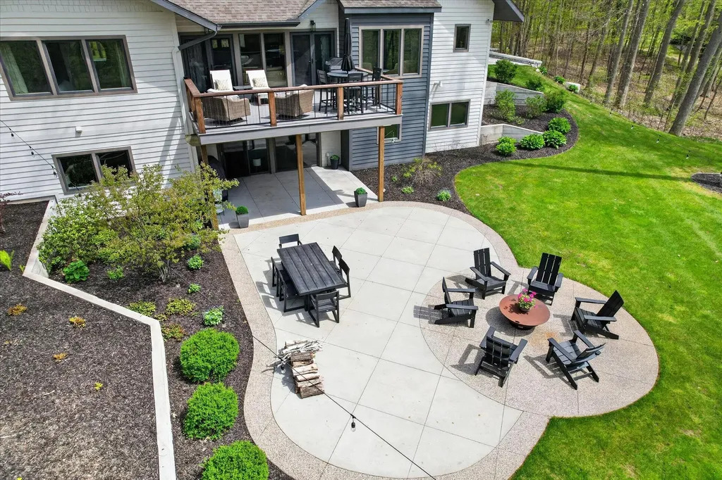 1901 Mccabe Avenue NE Ada Township MI 49331