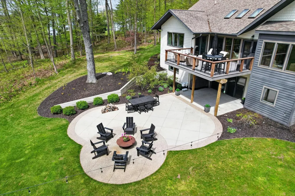 1901 Mccabe Avenue NE Ada Township MI 49331
