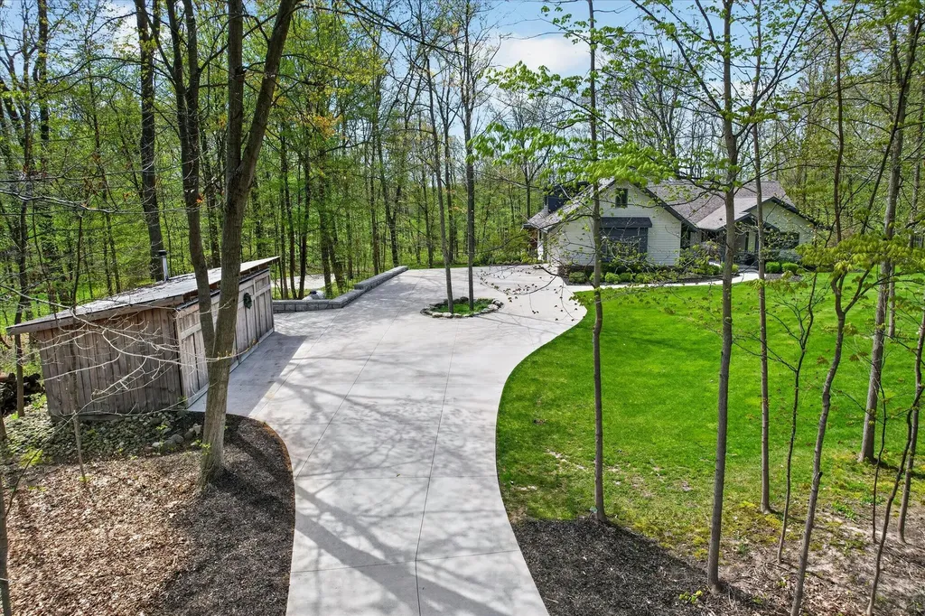 1901 Mccabe Avenue NE Ada Township MI 49331