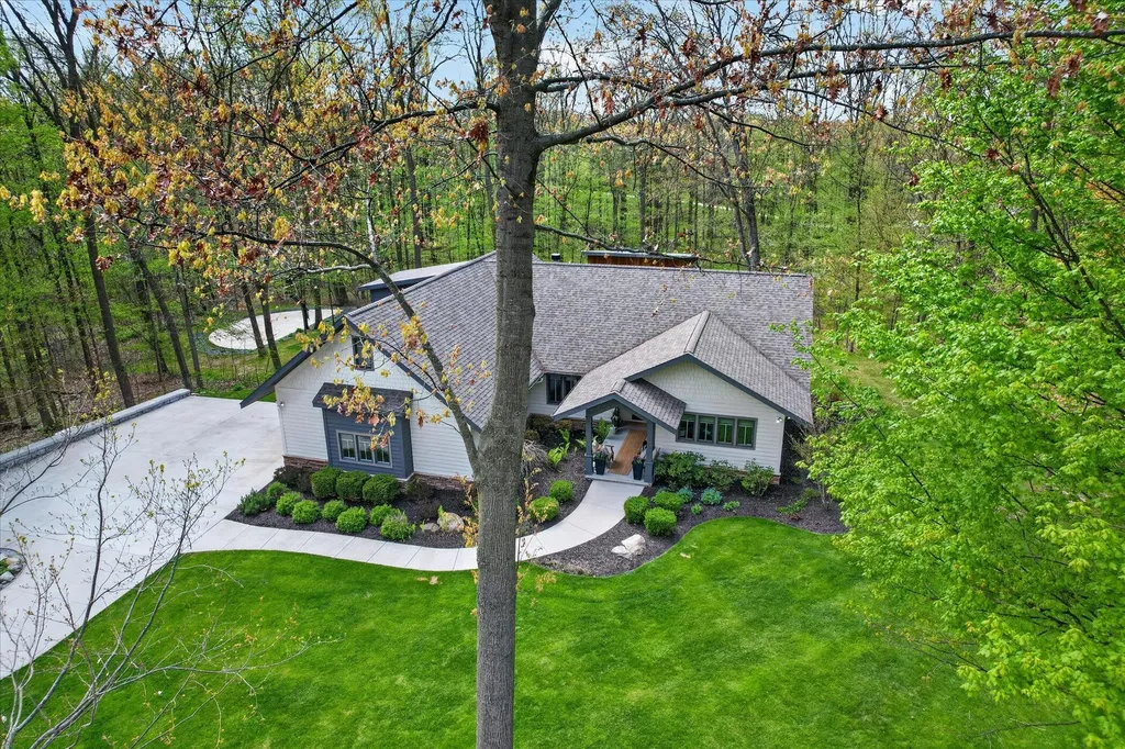 1901 Mccabe Avenue NE Ada Township MI 49331